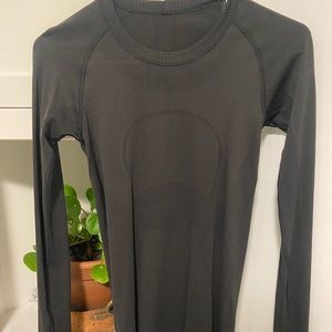 Lululemon long sleeve swiftly tech. Size 4